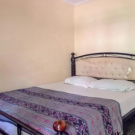 Oka Homestay Mitra Reddoorz Матарам Екстер'єр фото