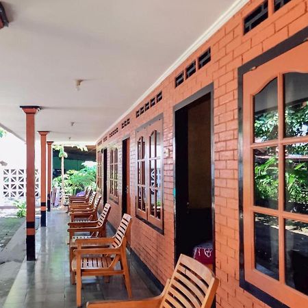 Oka Homestay Mitra Reddoorz Матарам Екстер'єр фото
