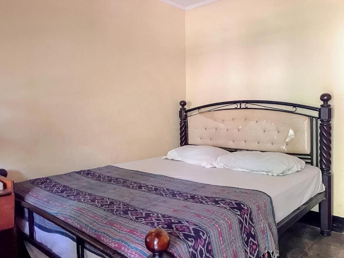 Oka Homestay Mitra Reddoorz Матарам Екстер'єр фото