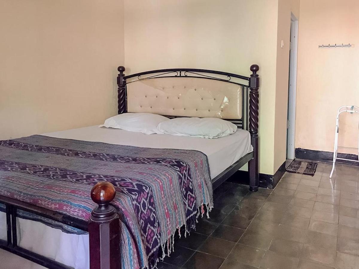 Oka Homestay Mitra Reddoorz Матарам Екстер'єр фото