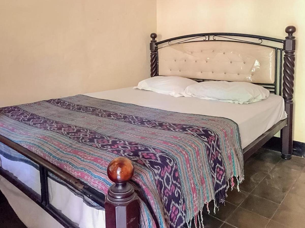 Oka Homestay Mitra Reddoorz Матарам Екстер'єр фото