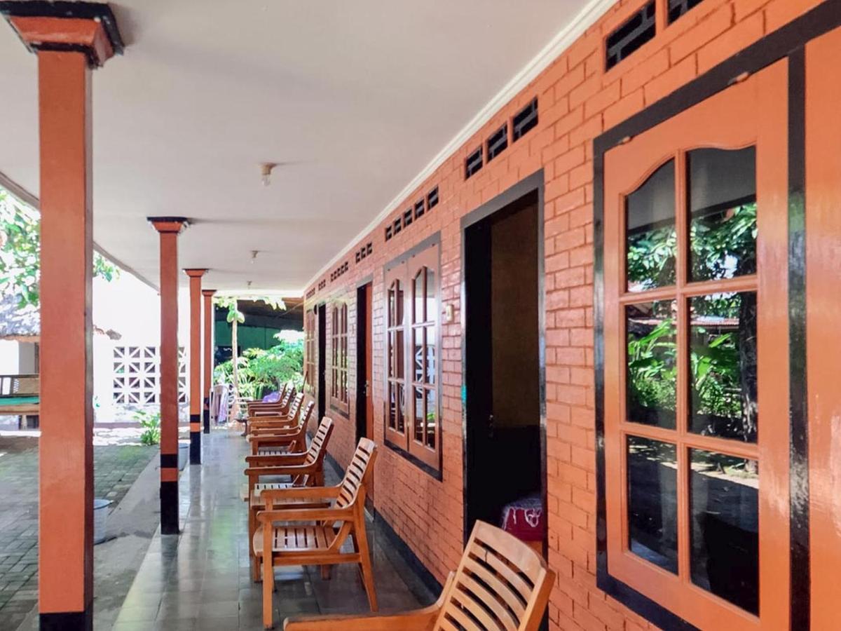 Oka Homestay Mitra Reddoorz Матарам Екстер'єр фото